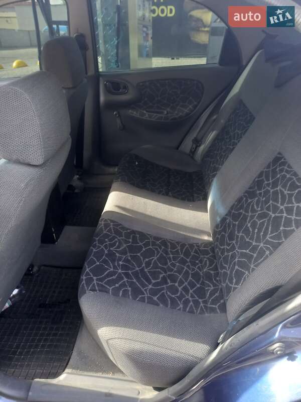 Седан Daewoo Lanos 2002 в Дніпрі