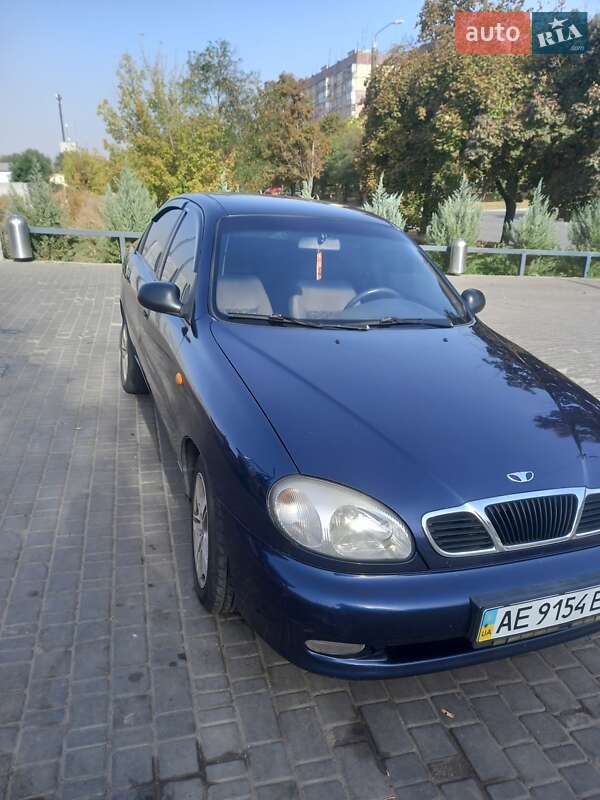 Седан Daewoo Lanos 2002 в Дніпрі