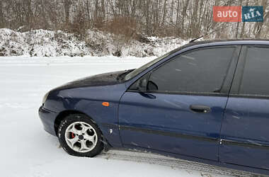 Седан Daewoo Lanos 2002 в Стрые