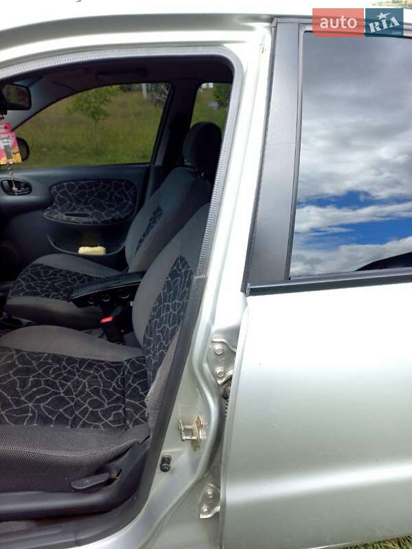 Седан Daewoo Lanos 2002 в Турке
