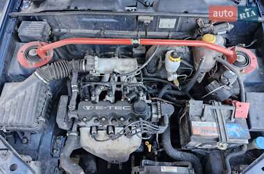 Седан Daewoo Lanos 2002 в 