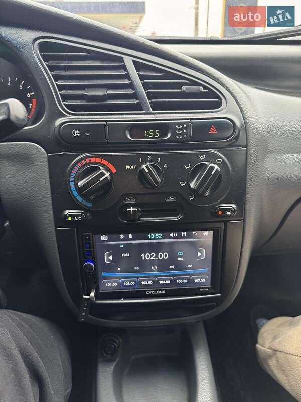 Седан Daewoo Lanos 2004 в Днепре