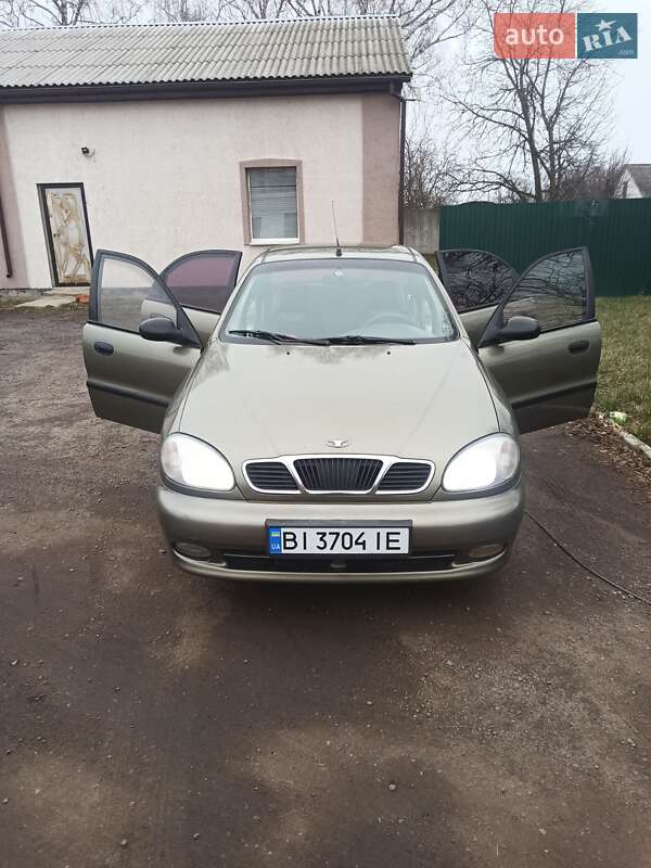 Седан Daewoo Lanos 2004 в Гребенке