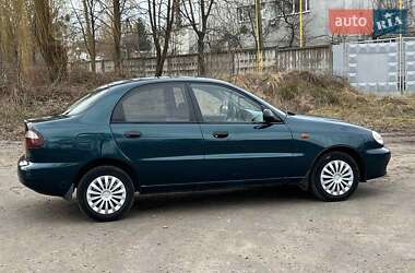 Седан Daewoo Lanos 2001 в Червонограде