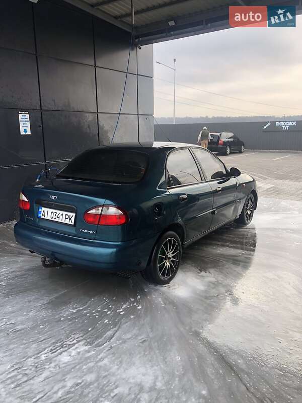 Седан Daewoo Lanos 2004 в Киеве