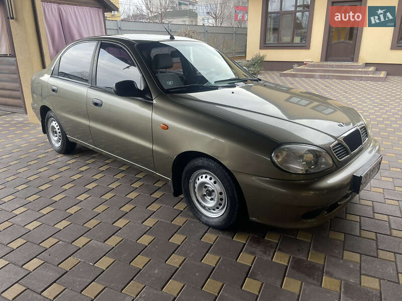 Седан Daewoo Lanos 2004 в Киеве