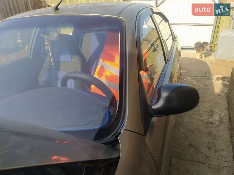 Седан Daewoo Lanos 2004 в Краматорске
