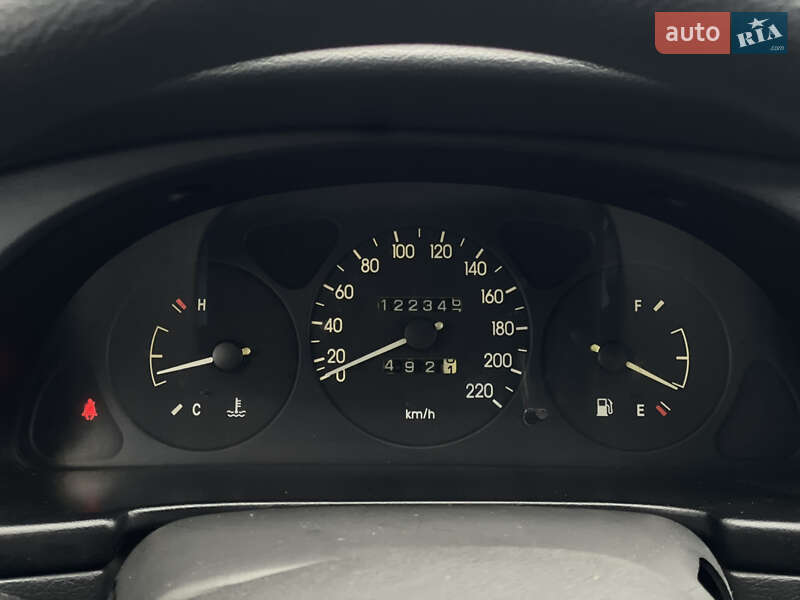 Седан Daewoo Lanos 2003 в Львове