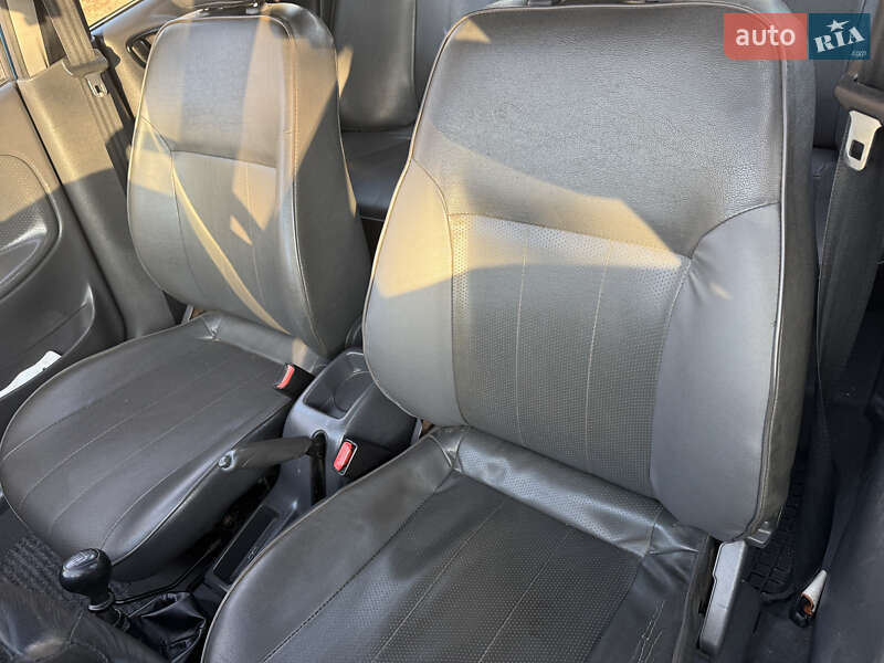 Седан Daewoo Lanos 1998 в Запорожье