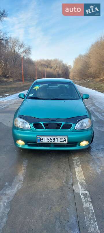 Седан Daewoo Lanos 1998 в Градижске
