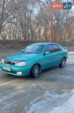 Седан Daewoo Lanos 1998 в Градижске