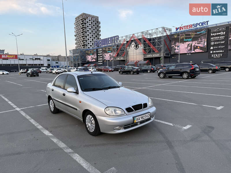 Седан Daewoo Lanos 2003 в Киеве