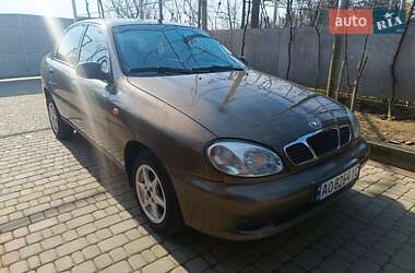 Седан Daewoo Lanos 2004 в Ужгороді