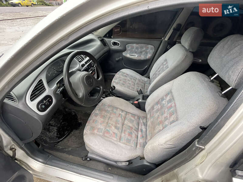 Седан Daewoo Lanos 2003 в Солотвине
