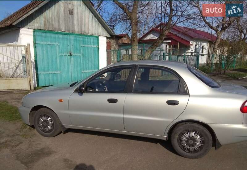 Седан Daewoo Lanos 2009 в 