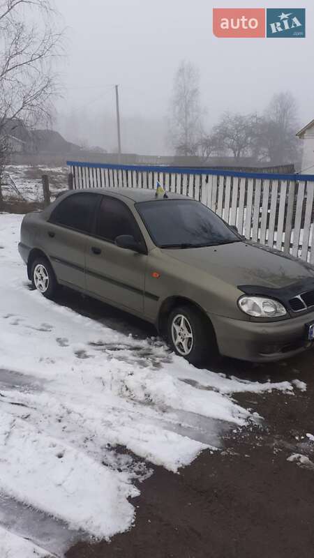 Седан Daewoo Lanos 2003 в Малині