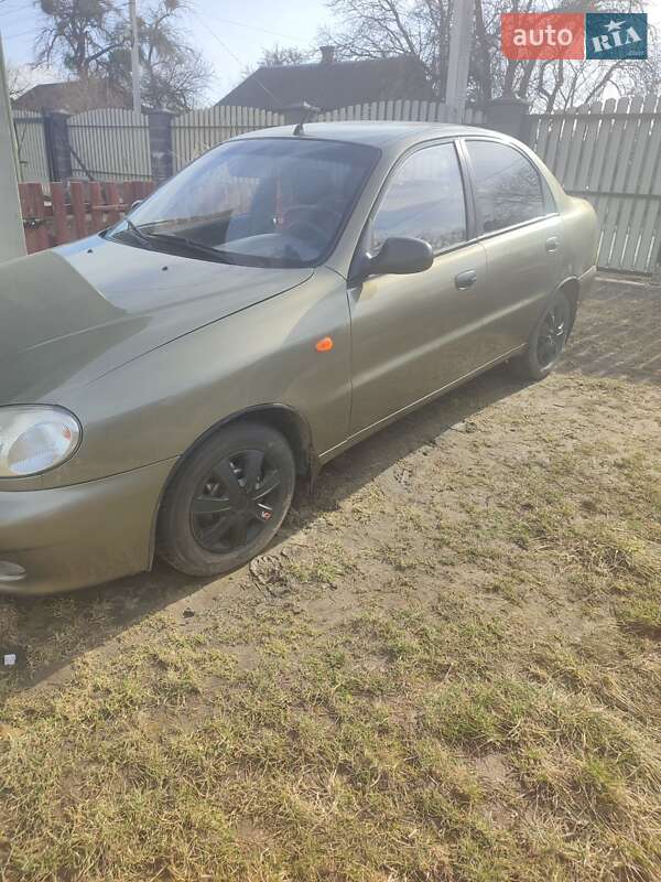 Седан Daewoo Lanos 2004 в Демидівці