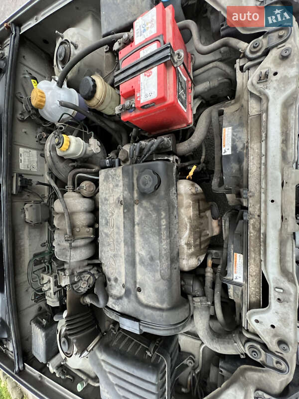 Седан Daewoo Lanos 2003 в Львове