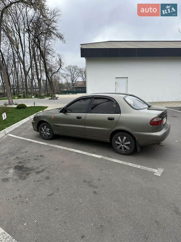 Седан Daewoo Lanos 2004 в Олександрії