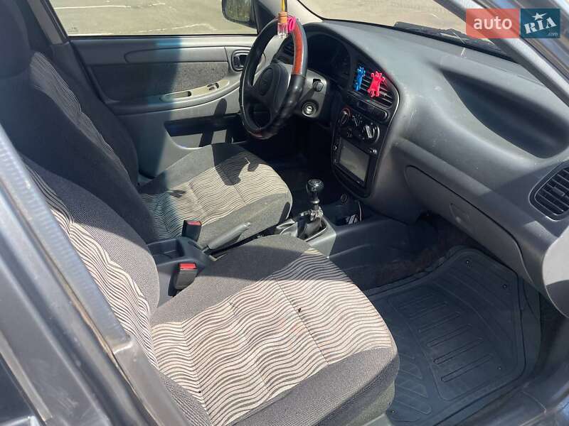 Седан Daewoo Lanos 2006 в Доброславі