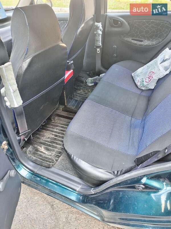 Седан Daewoo Lanos 2003 в Киеве