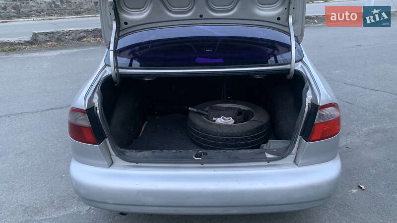 Седан Daewoo Lanos 2002 в Малине