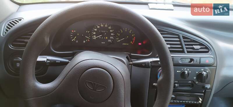 Седан Daewoo Lanos 2004 в Ромнах