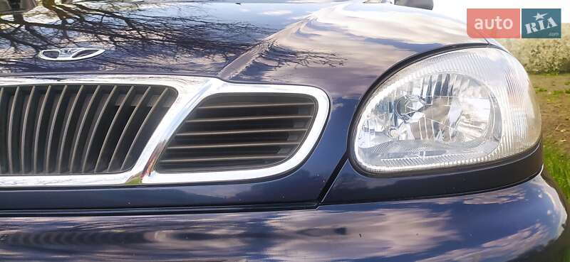 Седан Daewoo Lanos 2004 в Ромнах