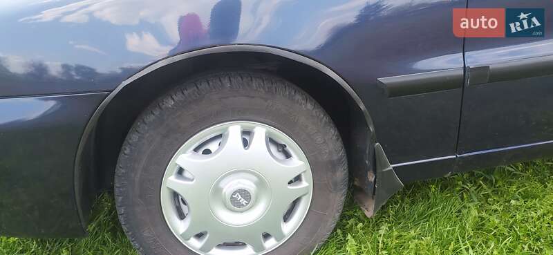 Седан Daewoo Lanos 2004 в Ромнах