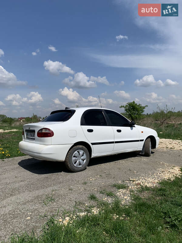 Седан Daewoo Lanos 2003 в Городке