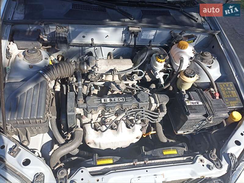Седан Daewoo Lanos 2007 в Широкому