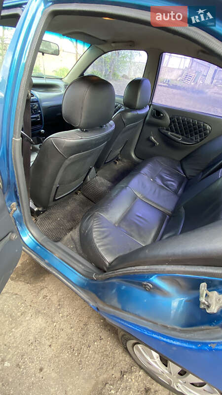 Седан Daewoo Lanos 2003 в Харькове