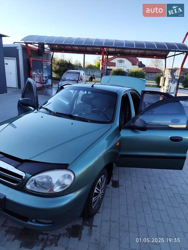 Седан Daewoo Lanos 2009 в Городке
