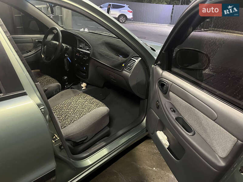 Седан Daewoo Lanos 2009 в Днепре