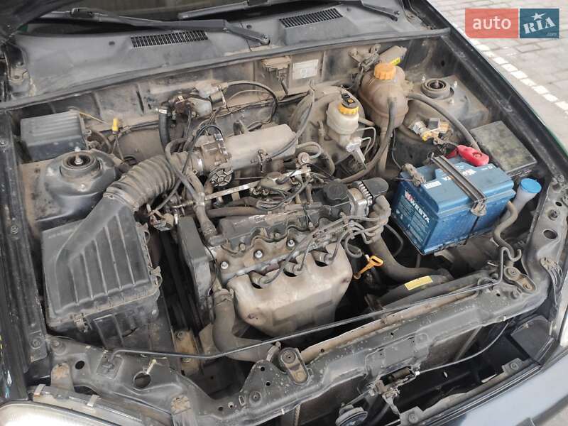 Седан Daewoo Lanos 2008 в Южному