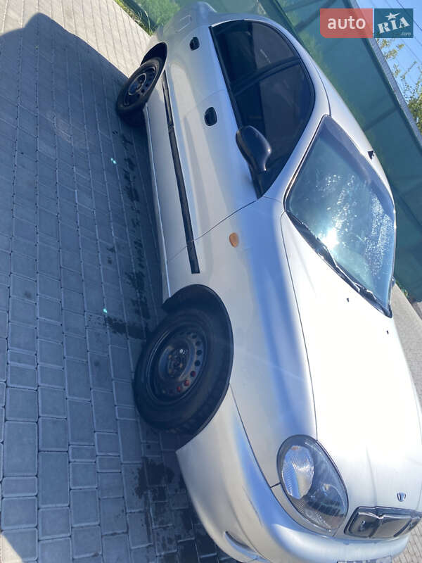 Седан Daewoo Lanos 2004 в Одессе