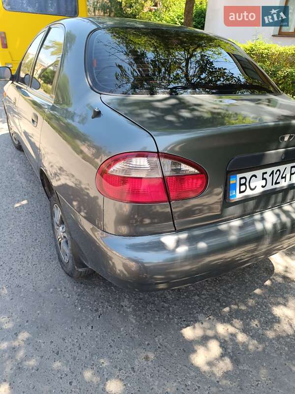 Седан Daewoo Lanos 2001 в Миколаєві