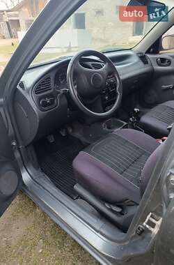 Седан Daewoo Lanos 2001 в 