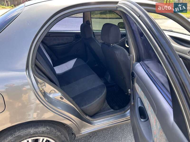 Седан Daewoo Lanos 2004 в Запорожье