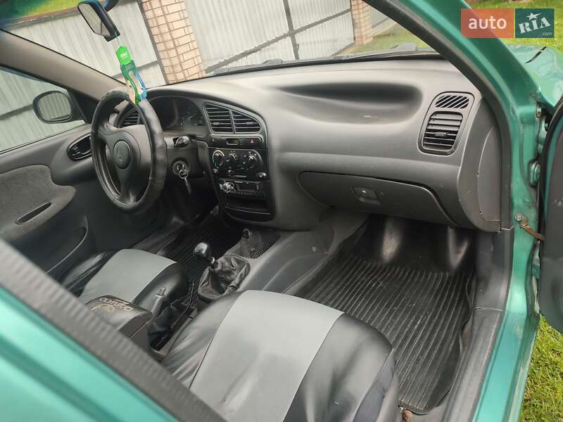 Хэтчбек Daewoo Lanos 1998 в Черновцах