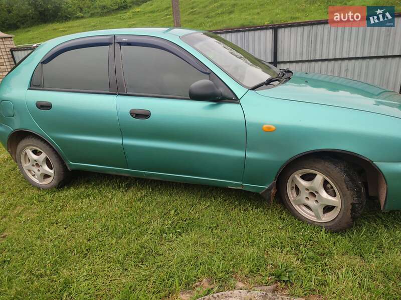 Хэтчбек Daewoo Lanos 1998 в Черновцах