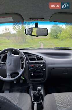 Седан Daewoo Lanos 2010 в 