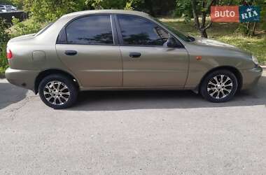 Седан Daewoo Lanos 2004 в Кременчуці