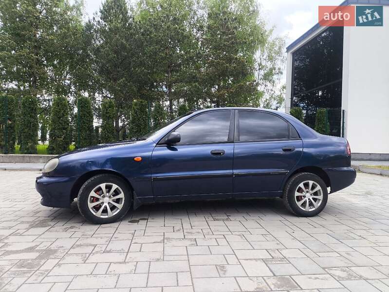 Седан Daewoo Lanos 2002 в Долині