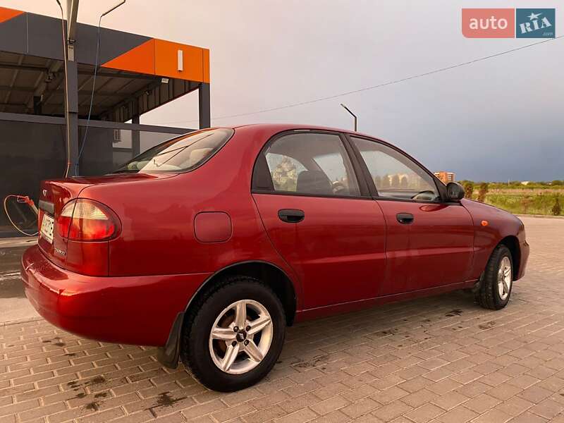 Седан Daewoo Lanos 2003 в Золочеве