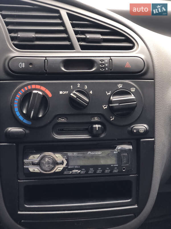 Седан Daewoo Lanos 2005 в Львове