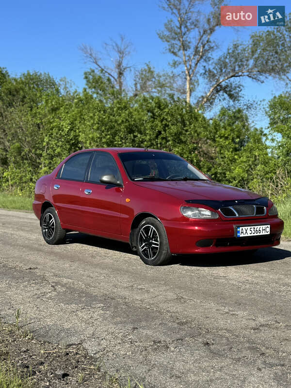 Седан Daewoo Lanos 2008 в Краснограді