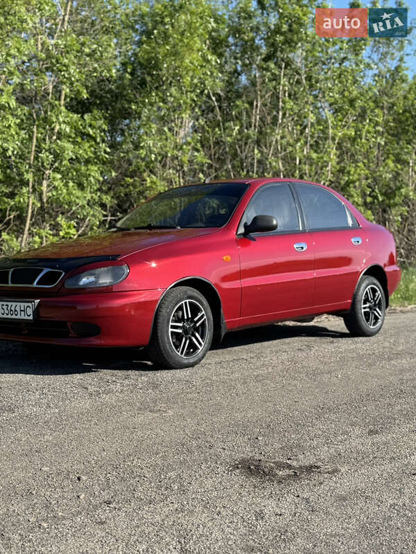 Седан Daewoo Lanos 2008 в Краснограді