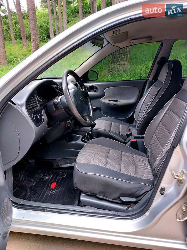 Седан Daewoo Lanos 2006 в Тростянце
