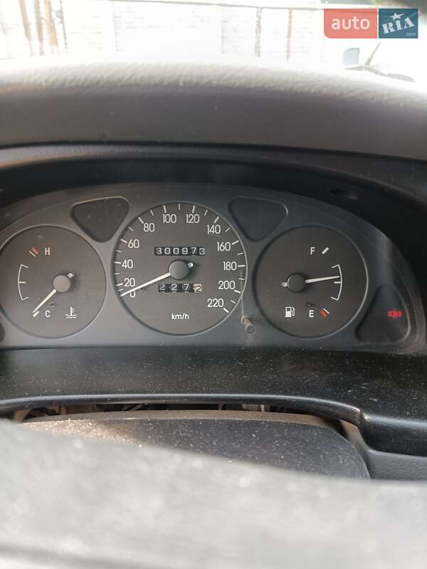 Седан Daewoo Lanos 2004 в Днепре